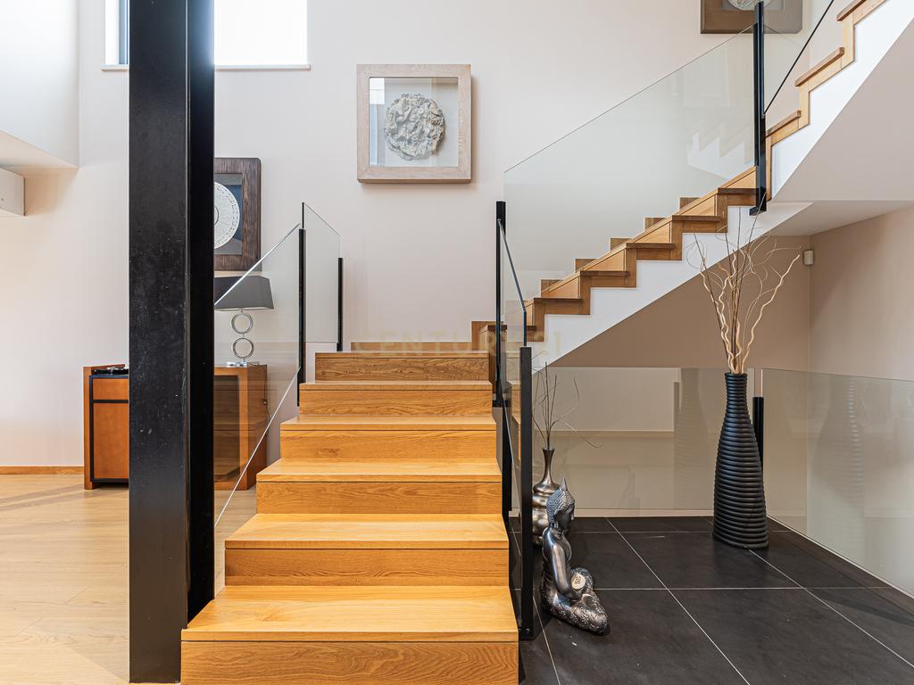 ✨ Moradia T4 de Luxo em Condomínio Exclusivo – Santo Antão do Tojal, Loures - Image 12