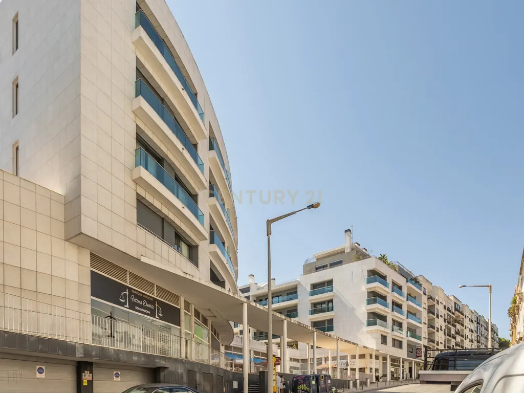 Apartamento de luxo com 5 assoalhadas, 2 garagens e parqueamento - Image 53