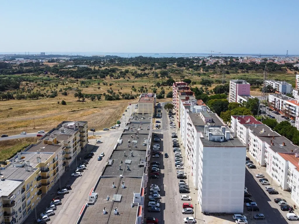 T2 com Vista Panorâmica sobre Setúbal | Excelente Localização - Image 28