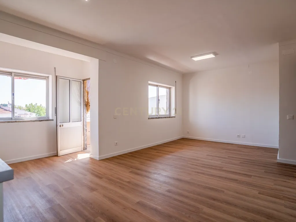 Apartamento T3 | Renovado | Caldas da Rainha - Image 3