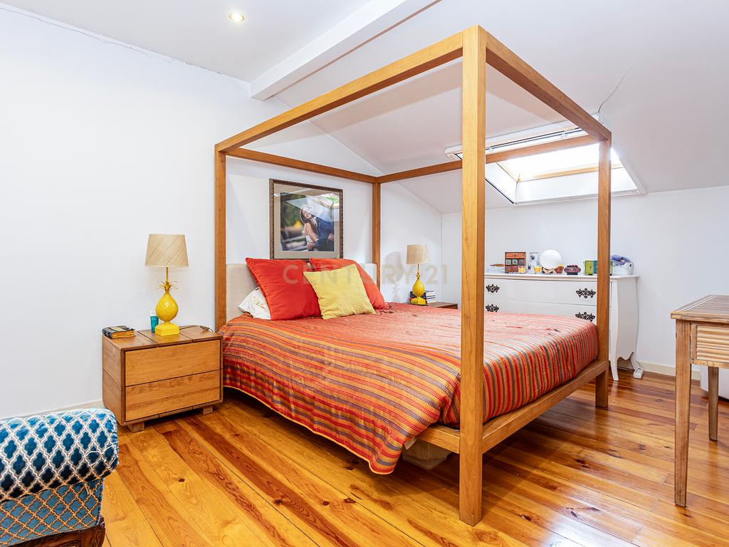 Apartamento T4 Duplex Renovado em Arroios, Lisboa - Image 22