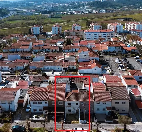 Fotografia 8 de Moradia T3 em reabilitação total – Almoinhas - Gandara dos Olivais, Leiria