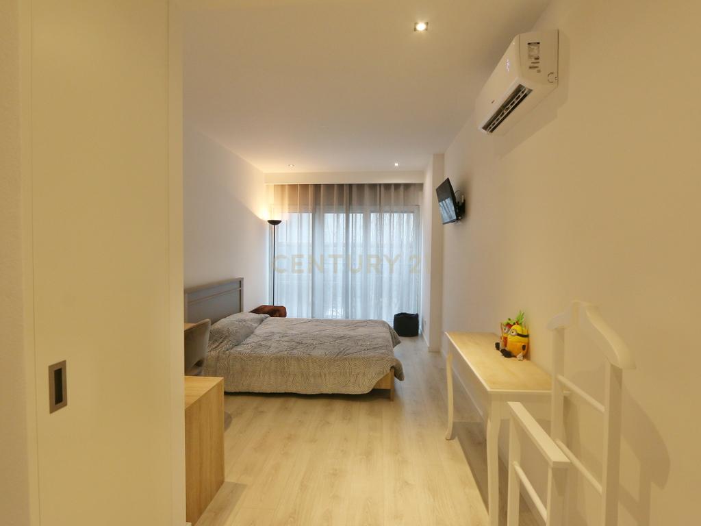 Excelente 4 assoalhadas Urbanização da Atalaia com box 2 viaturas e arrecadação. - Image 14
