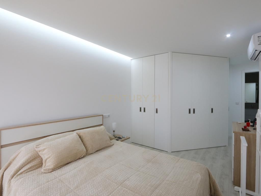 Excelente 4 assoalhadas Urbanização da Atalaia com box 2 viaturas e arrecadação. - Image 10