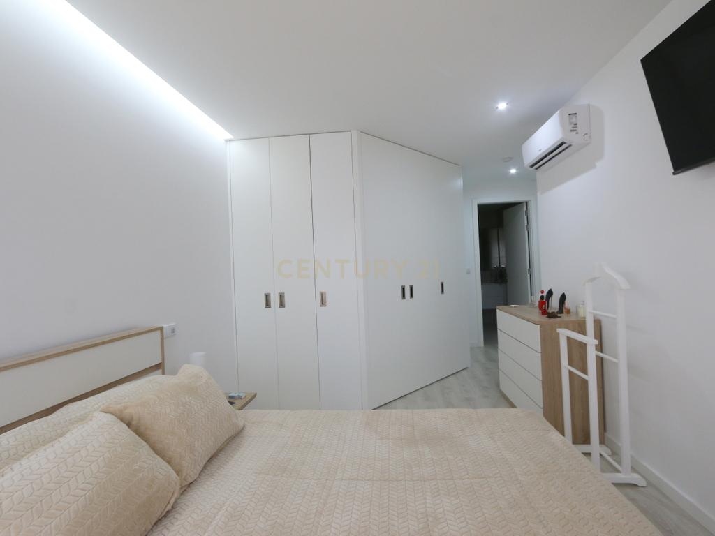 Excelente 4 assoalhadas Urbanização da Atalaia com box 2 viaturas e arrecadação. - Image 9