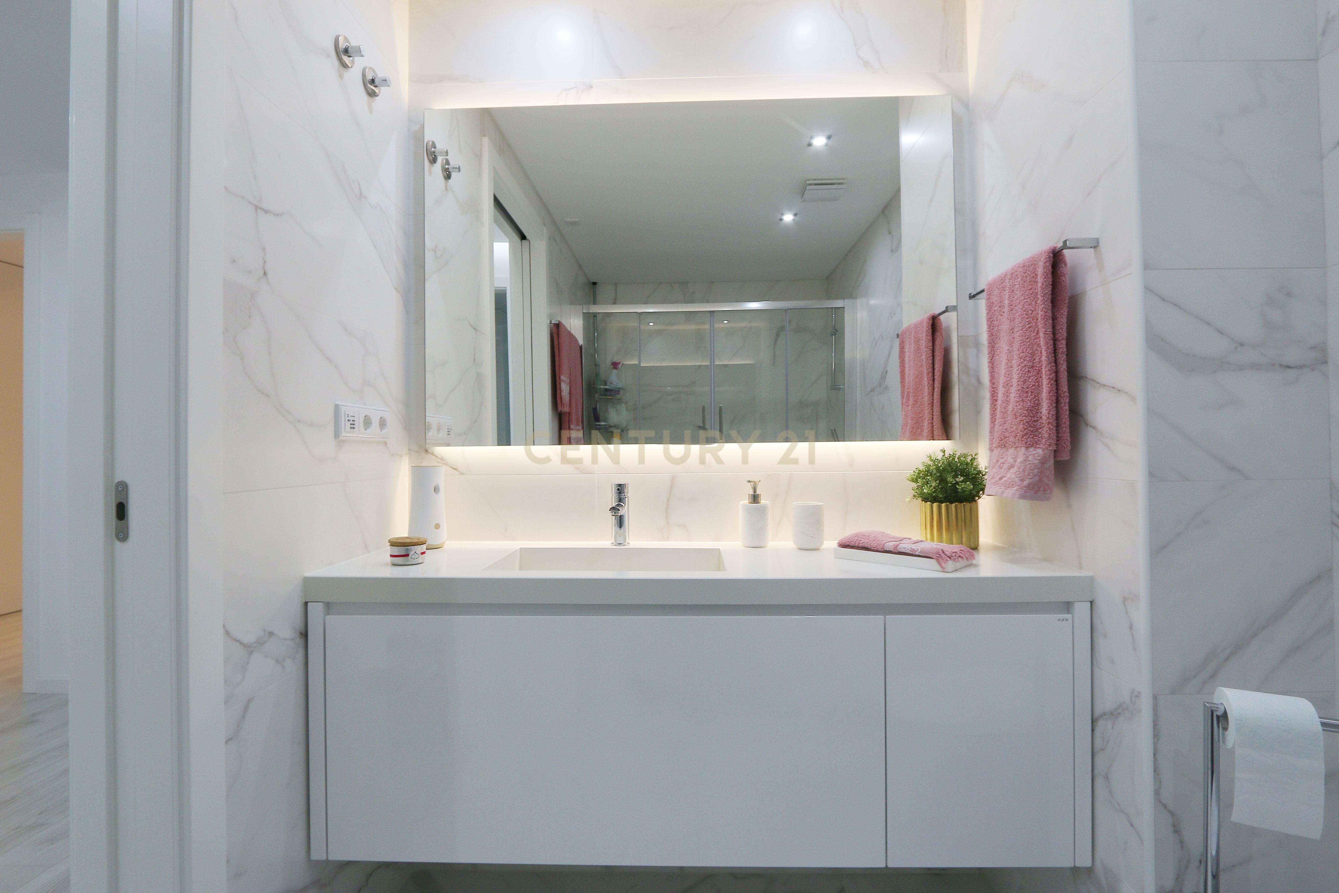 Excelente 4 assoalhadas Urbanização da Atalaia com box 2 viaturas e arrecadação. - Image 17