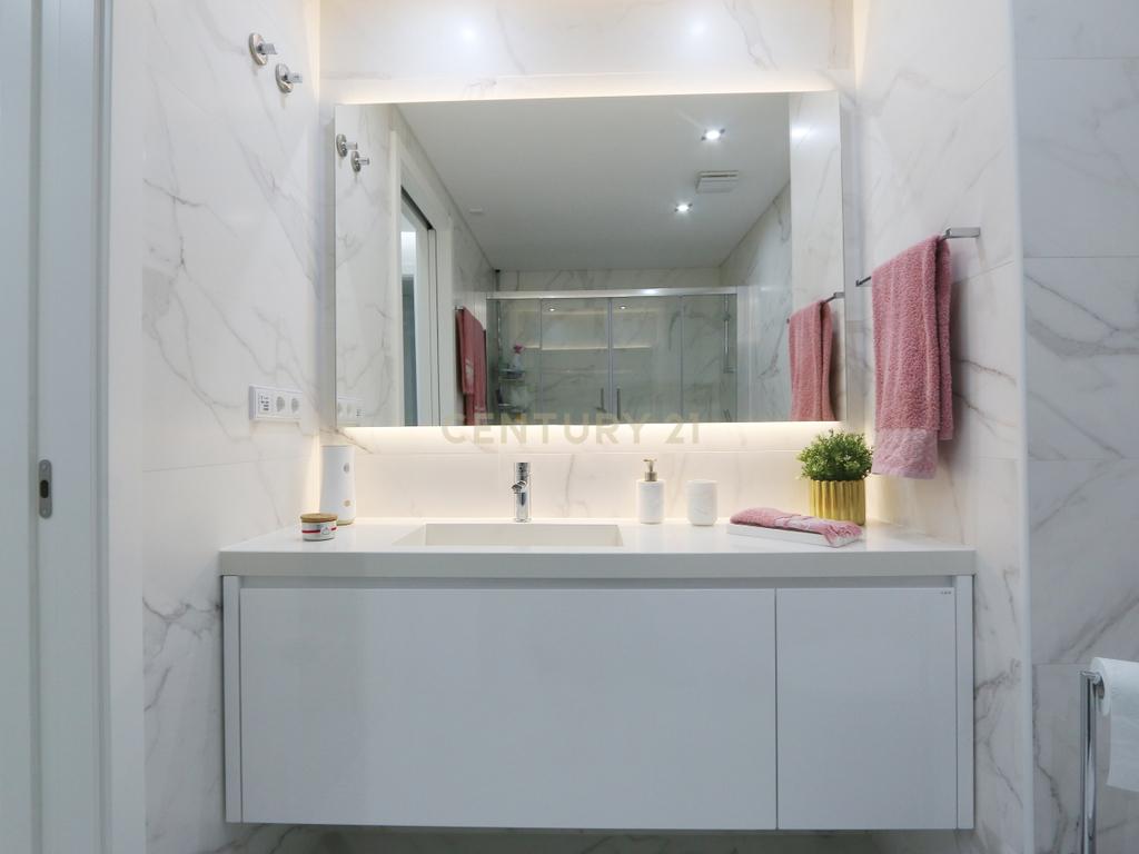 Excelente 4 assoalhadas Urbanização da Atalaia com box 2 viaturas e arrecadação. - Image 17
