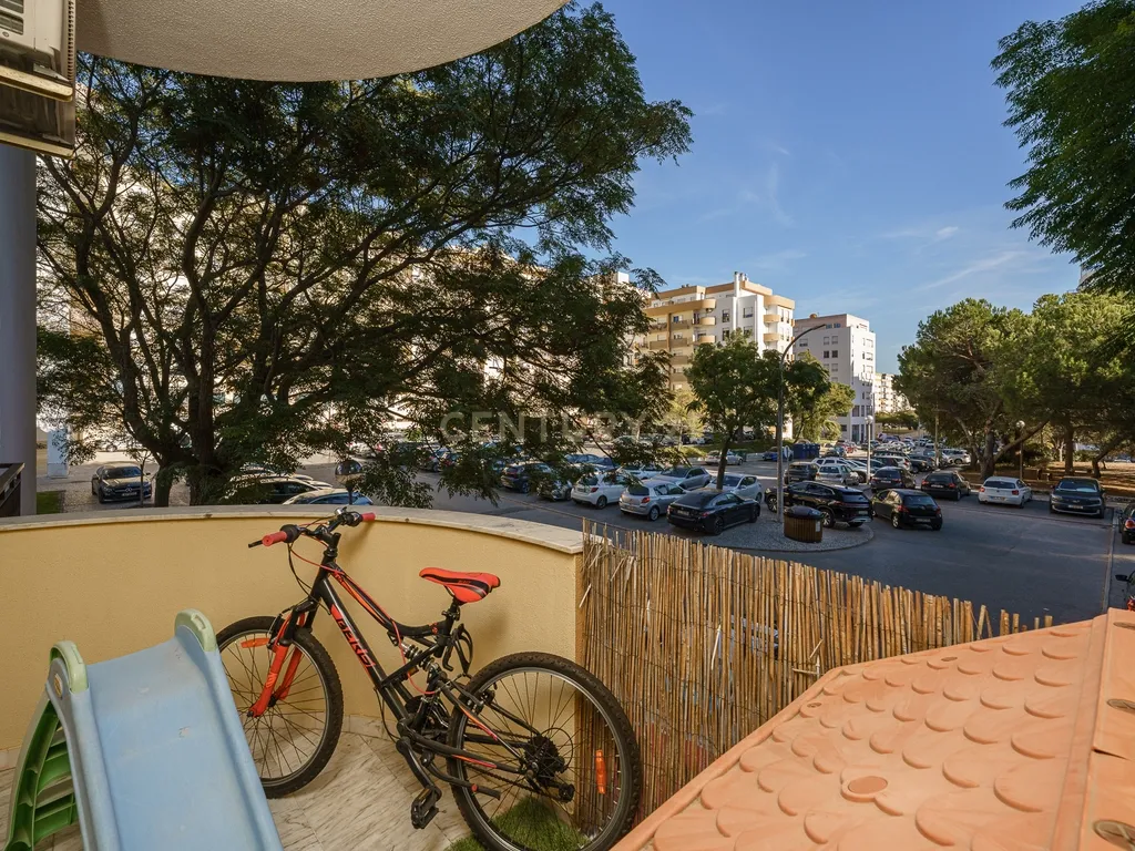 Apartamento T4 renovado | 175 m² | 3 varandas | Bairro do Liceu, Setúbal - Image 23