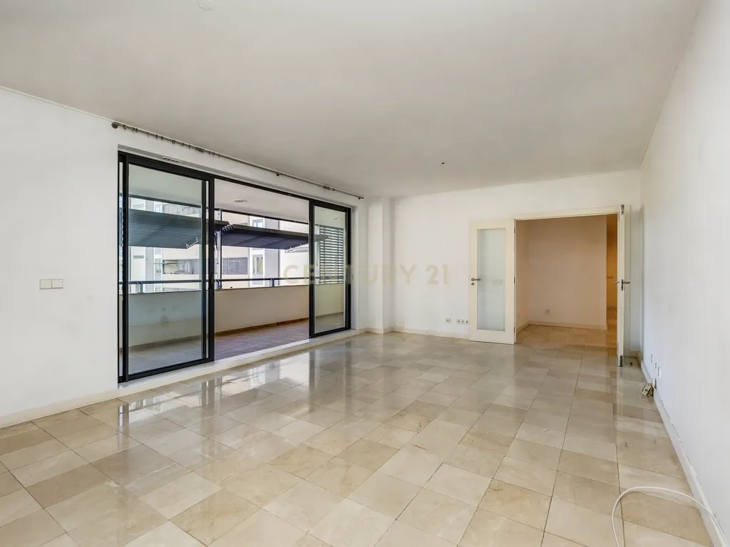 T2 com grande terraço no condominio Jardim das Laranjeiras em São Domingos de Benfica, Lisboa - Image 29