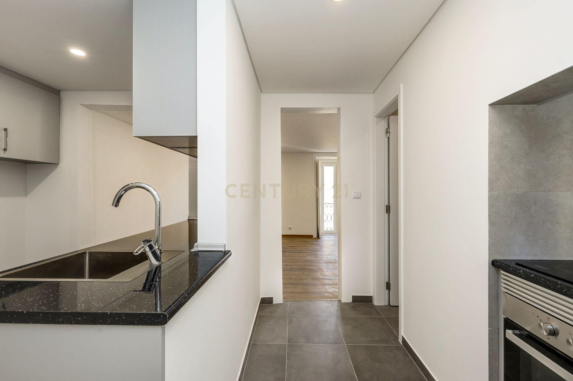 Fotografia 5 de Apartamento T1+1 totalmente remodelado, próximo da Assembleia da República
