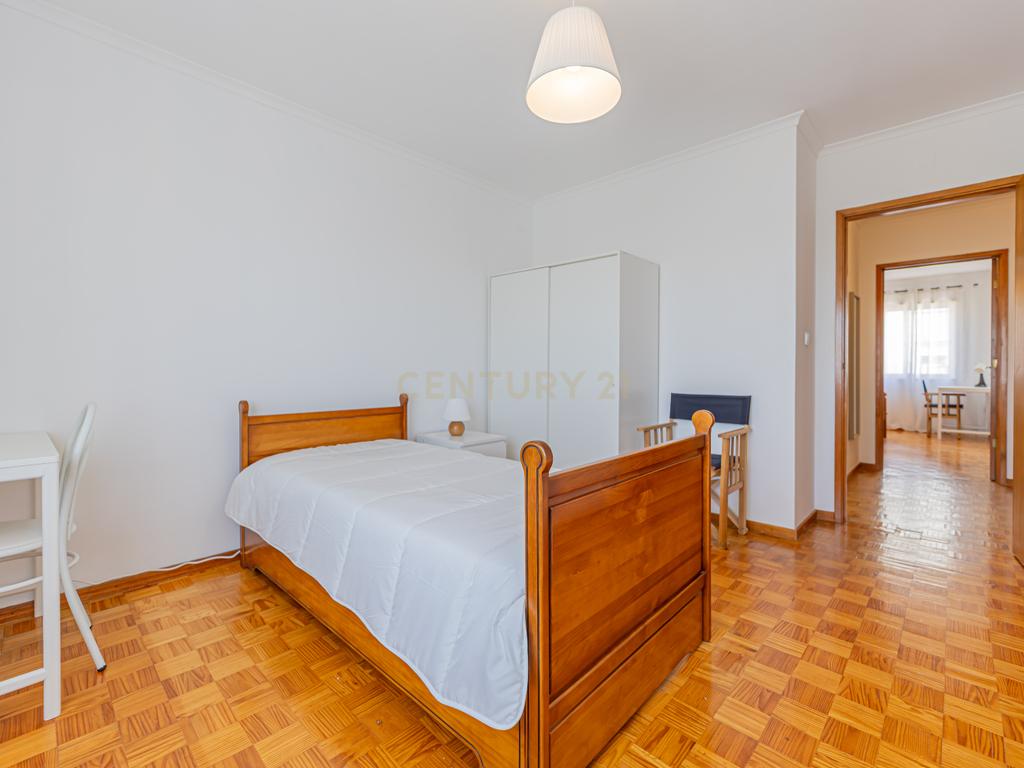 Apartamento T2 Remodelado Monte da Caparica - Image 19