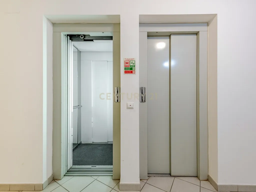 Apartamento T2 - Oportunidade Única a 5 Min da Praia da Rocha! - Image 4