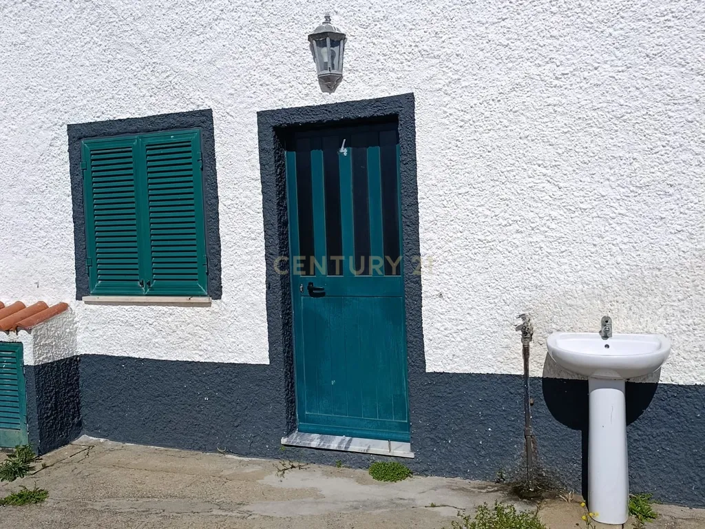 Quinta 8000m2 com 4 Moradias T2 e T3 - Image 20