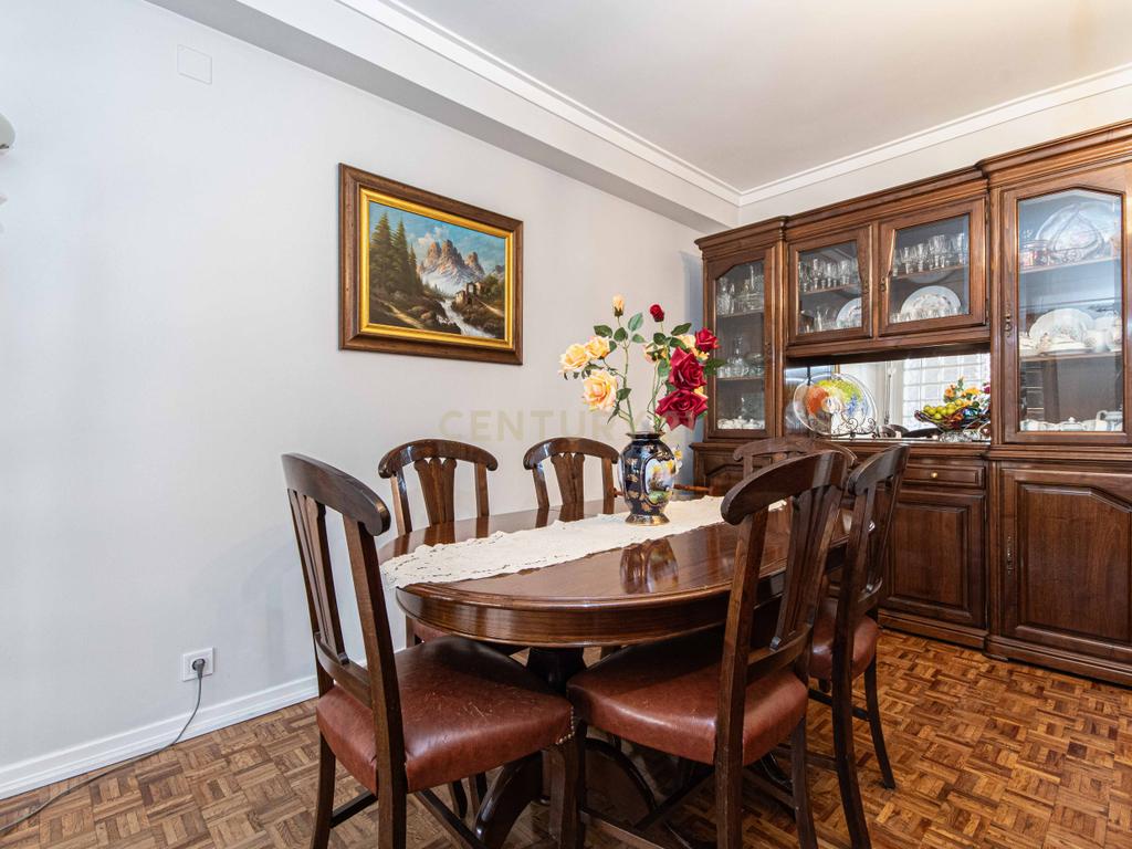 Apartamento T2 em Vialonga | Aproveitamento sótão - Image 12