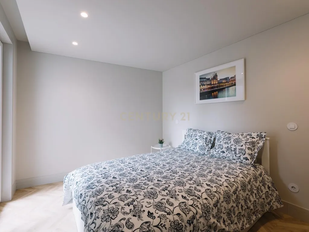 Apartamento T1 Mobilado e Equipado - Image 11