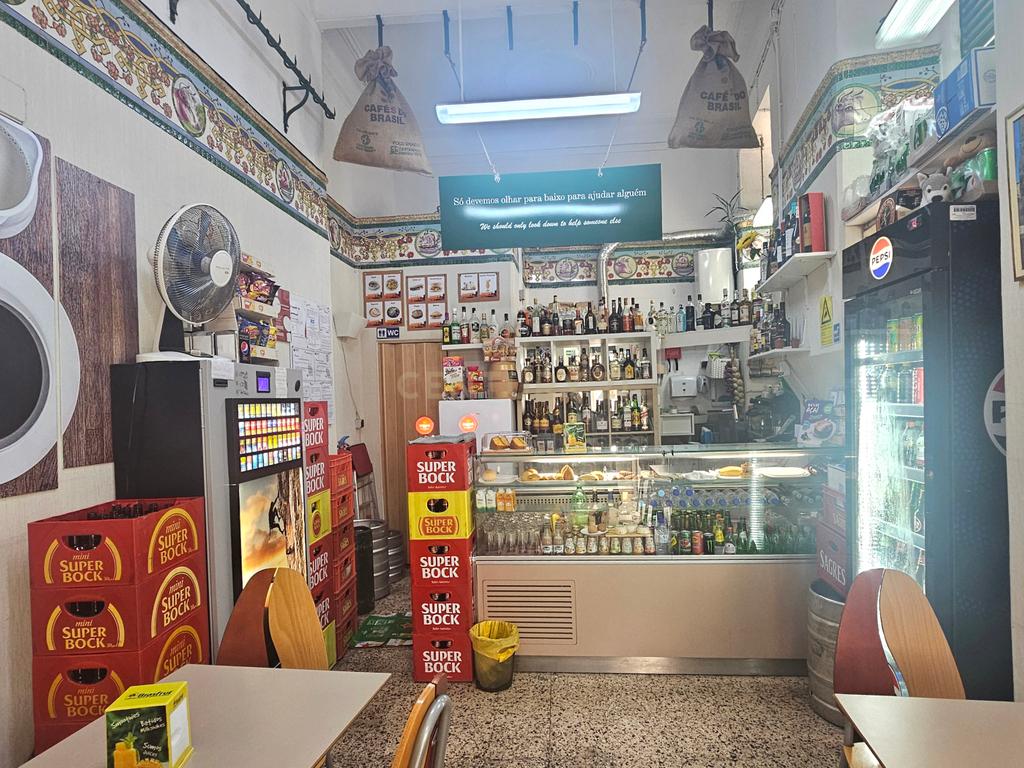 Restaurante - Snack Bar com esplanada em Lisboa - Image 3