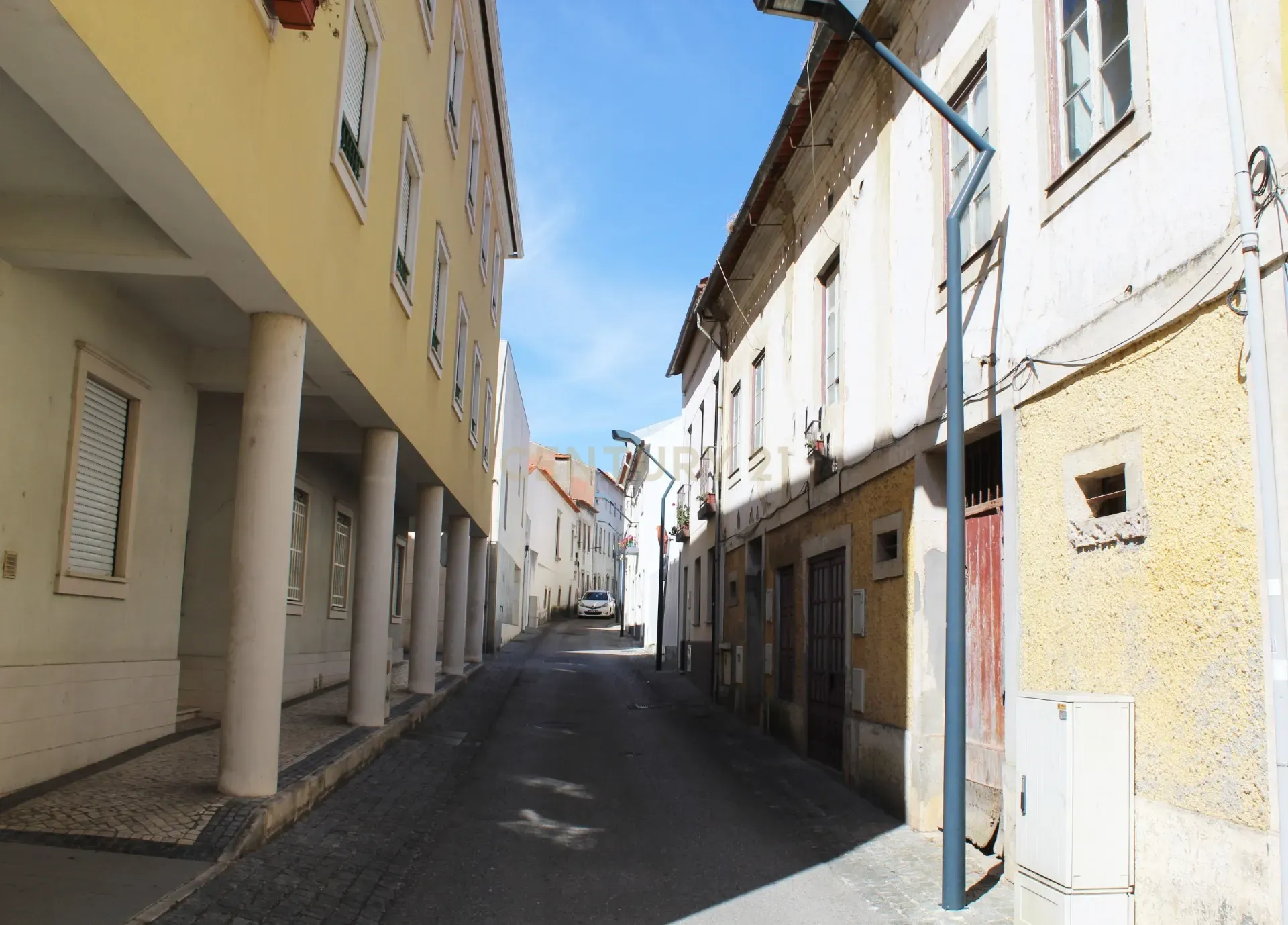 Fotografia 3 de Moradia em Zona Histórica com Projeto aprovado para Prédio em Pombal