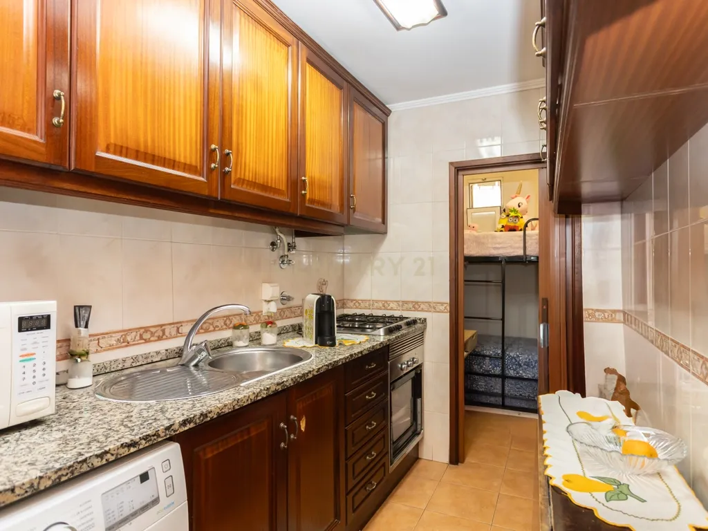 Apartamento T2 no centro de Sesimbra, a poucos passos da praia - Image 10