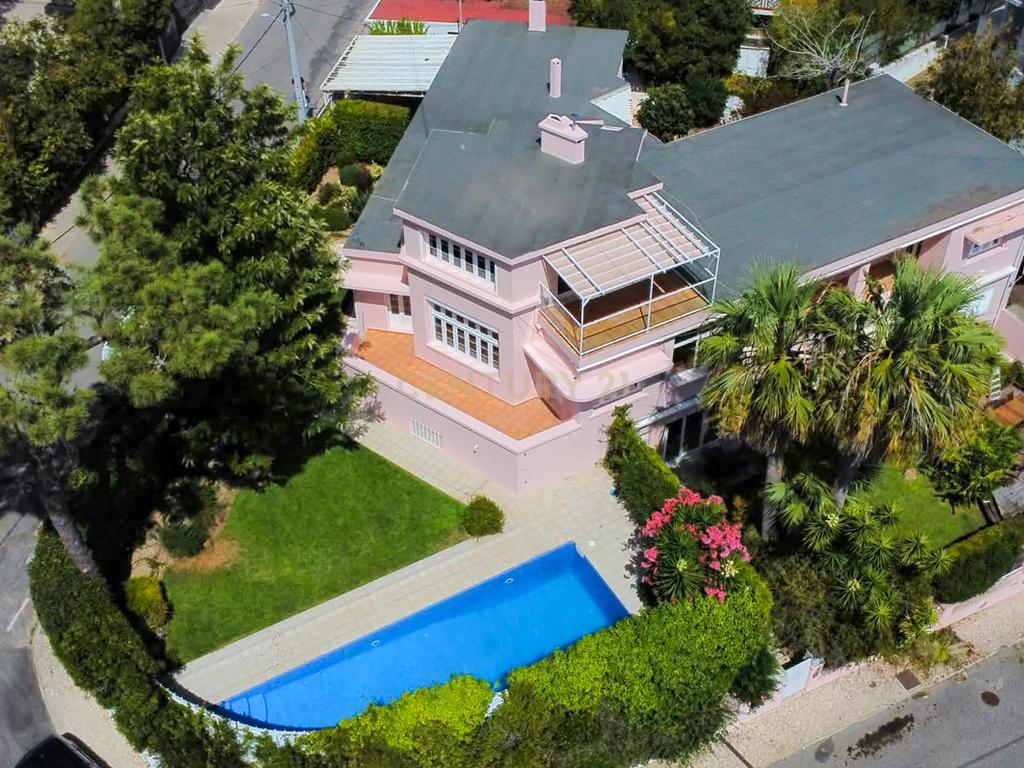 Deslumbrante Moradia T4+1 com Vista Mar e Piscina, Monte Estoril - Image 1