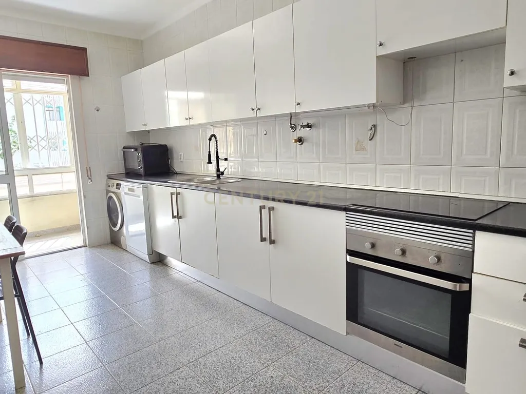 Apartamento T3 - Setúbal - Image 11