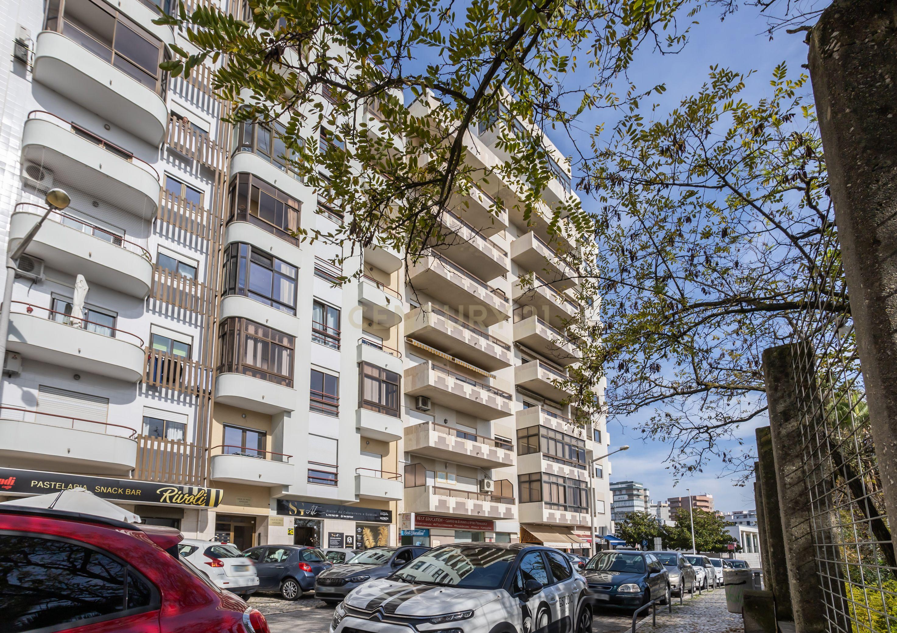 Apartamento T4, centro de Almada com terraço - Image 43