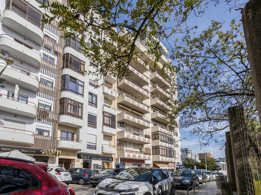 Apartamento T4, centro de Almada com terraço - Image 43
