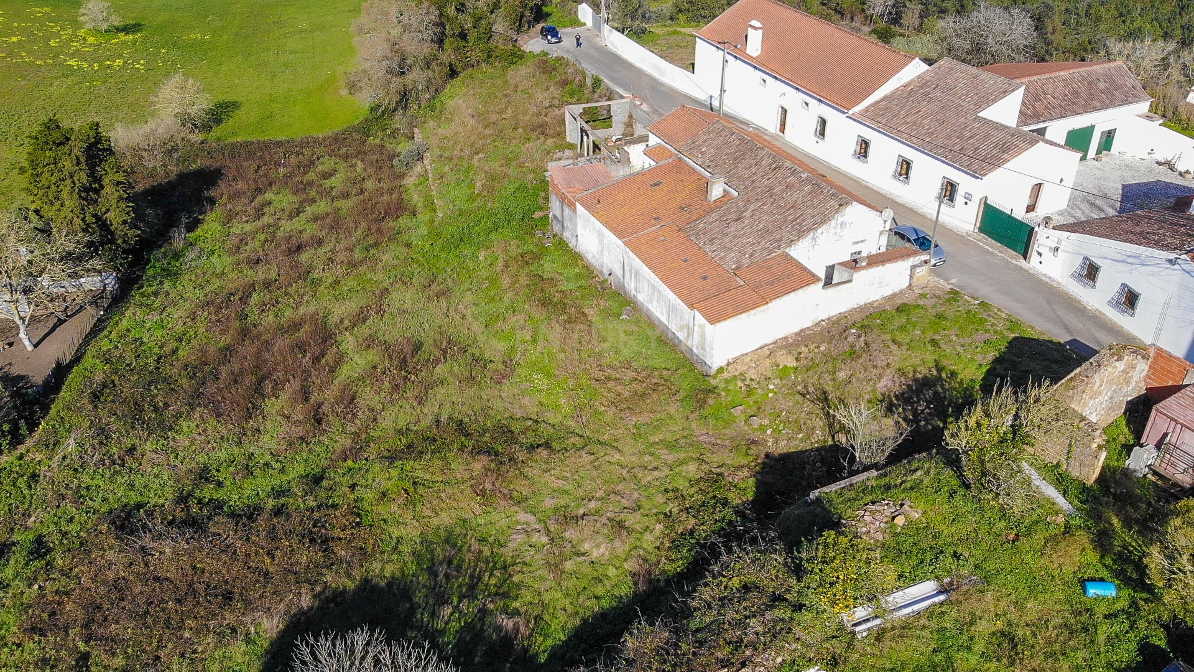 Ruina com terreno de cerca de 4000 m2, a 40 minutos de Lisboa - Image 5