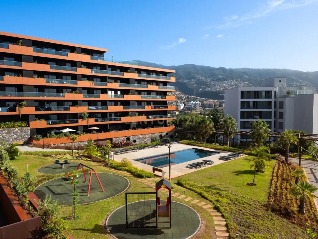 Apartamento T2 Funchal - Escolha certa entre viver ou investir! - Image 1