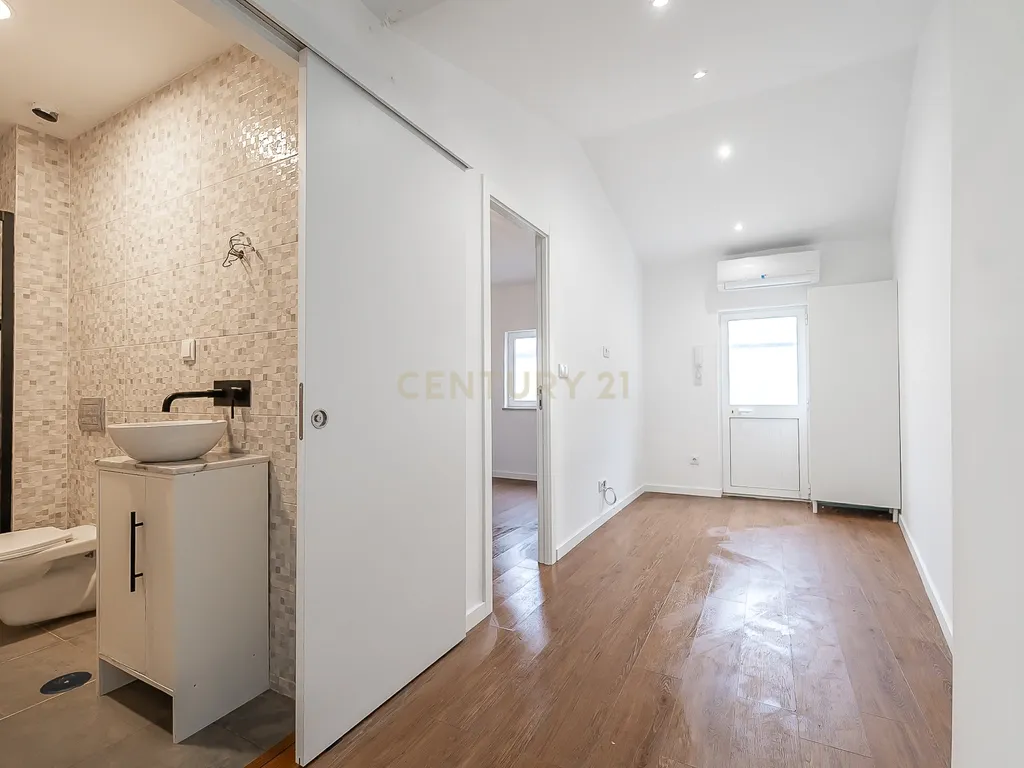 Moradia T1 em Campo de Ourique - Image 7