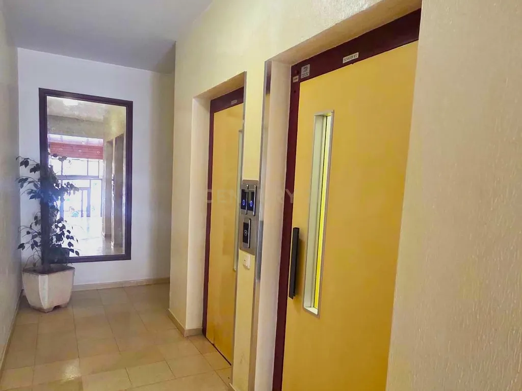 Apartamento T3 Renovado em Olhão, Faro com Vista para a Cidade - Image 17