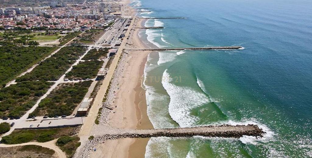 Oportunidade Única em Santo António da Caparica - Image 46