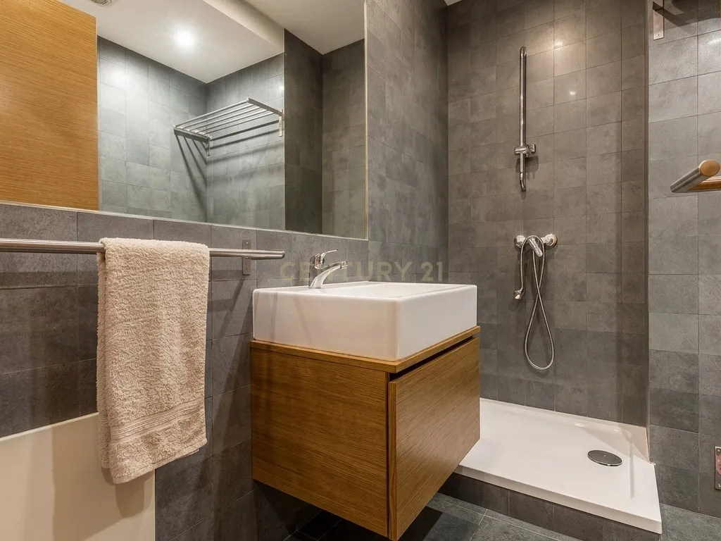 Apartamento T2 moderno com lugar de garagem, Quinta do Património (Sacavém) - Image 19