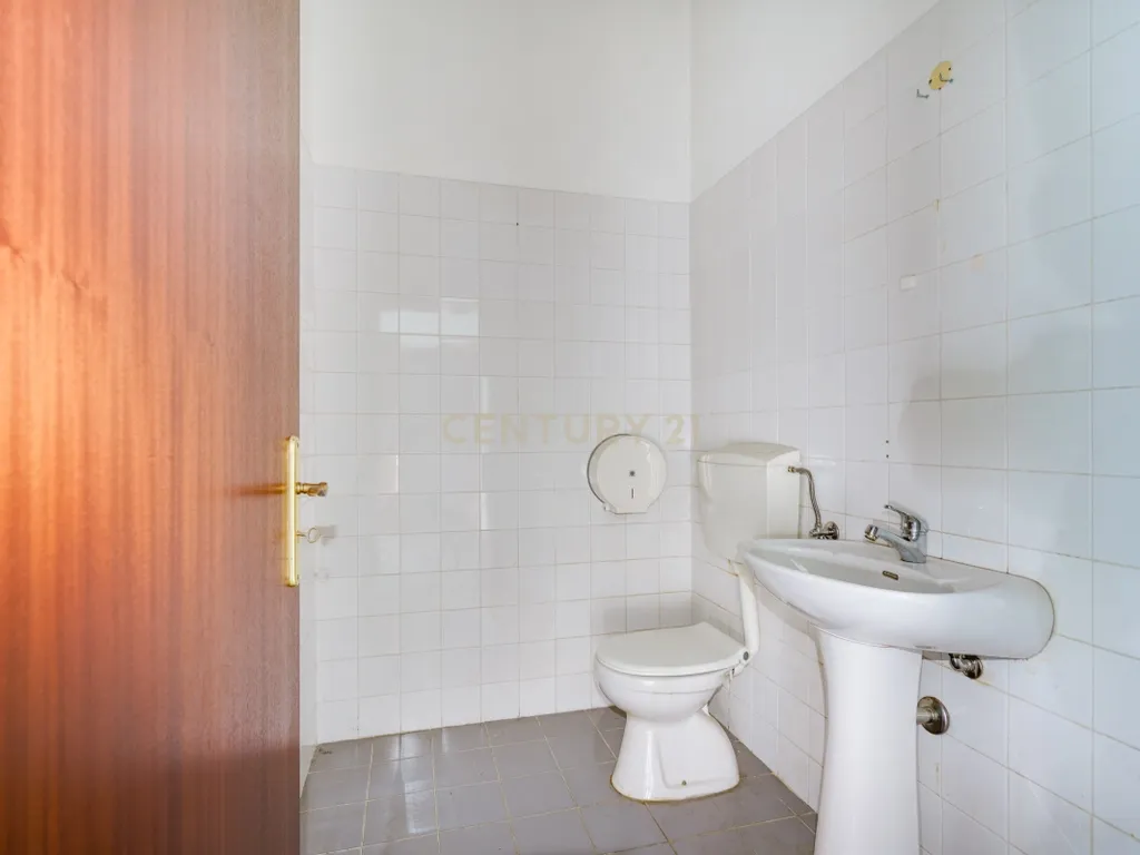 ESPAÇO COMERCIAL 142 M² + 5 ESTACIONAMENTOS | 2 PISOS | EXCELENTE OPORTUNIDADE - Image 13