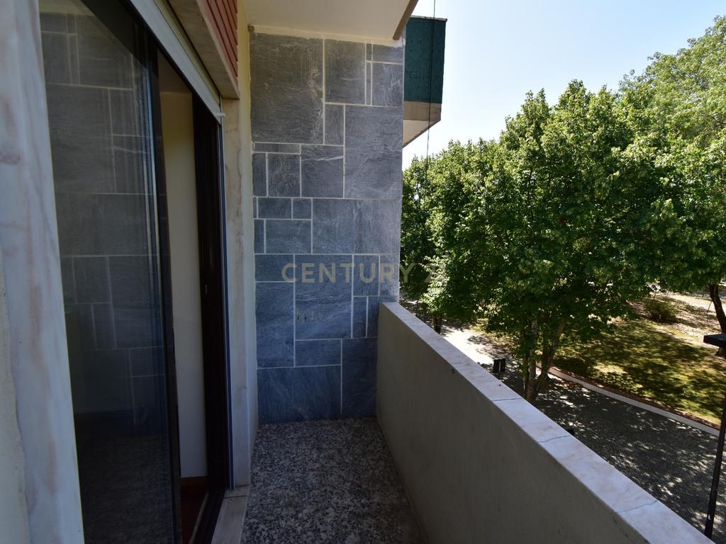Apartamento T3 em Excelente Estado – Localização Central e Ótima Exposição Solar - Image 14