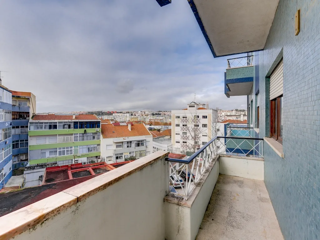T3 com Vista Panorâmica em Almada: O seu próximo projeto de sonho! ✨ - Image 23