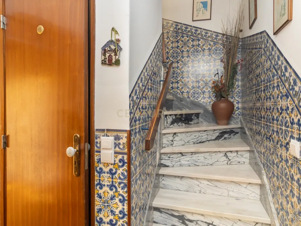 Moradia em Banda de 5 assoalhadas na Banática - Image 24