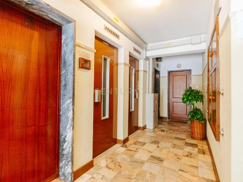Apartamento T2 em Linda-a-Velha - Image 20