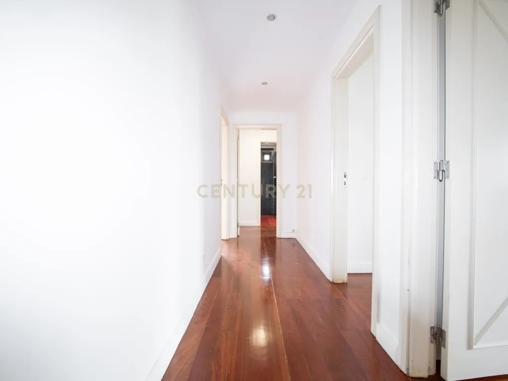 Apartamento T3 em Odivelas com Garagem e Elevador - Image 26