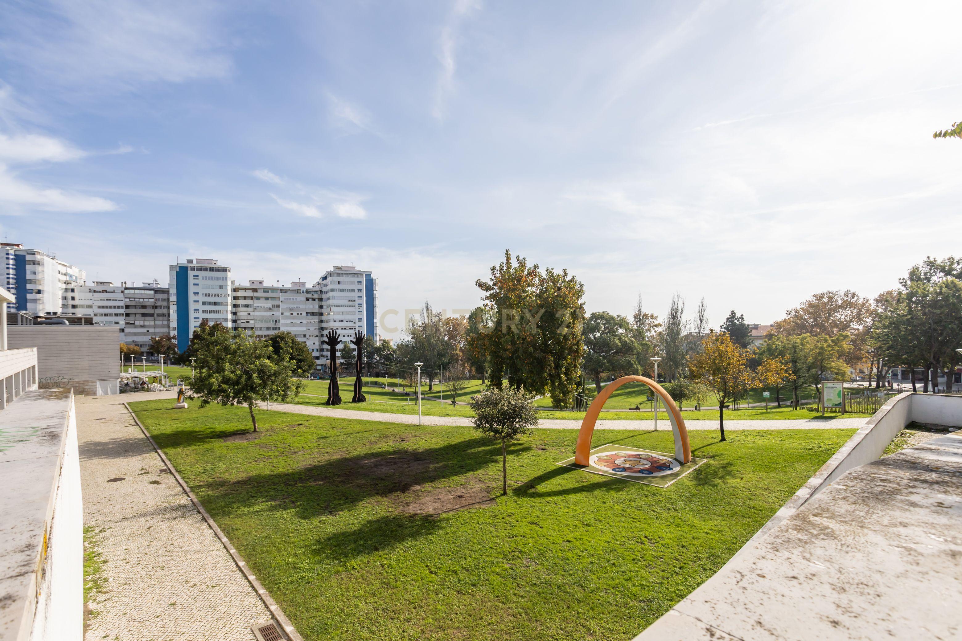 Apartamento T4, centro de Almada com terraço - Image 44