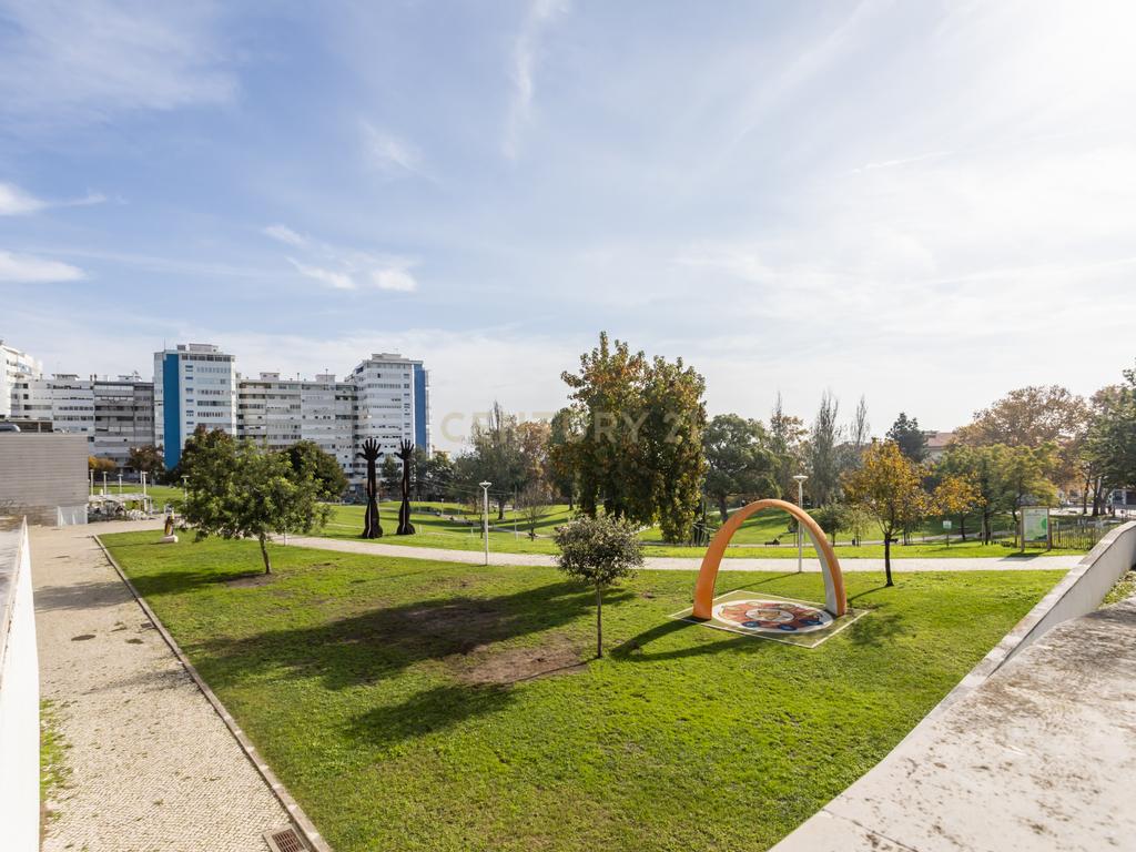 Apartamento T4, centro de Almada com terraço - Image 44