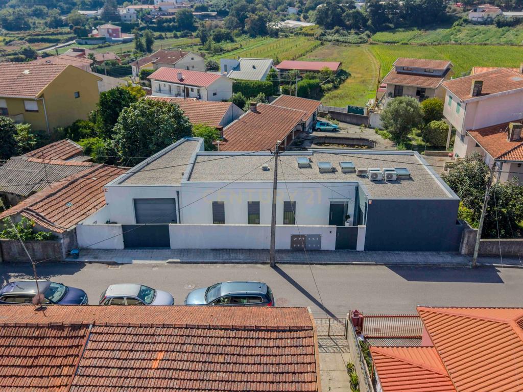 Moradia T3 térrea, moderna e pronta a habitar - Image 31