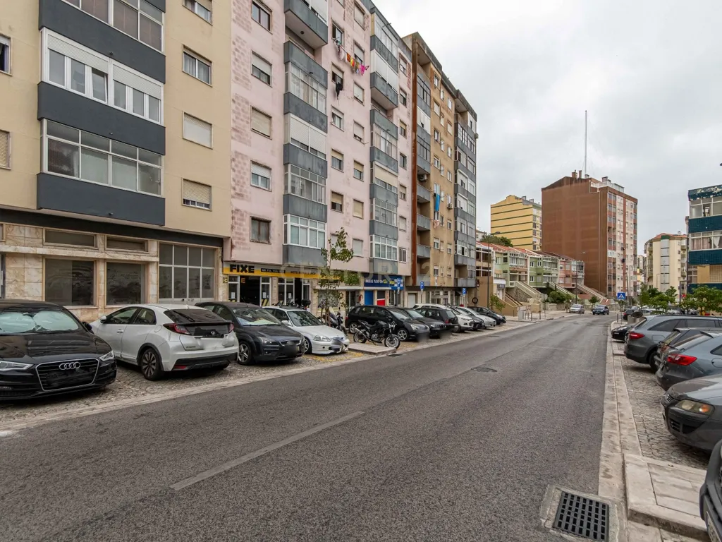 Apartamento T3 + 74m2 de área extra em Agualva-Cacém - Image 20