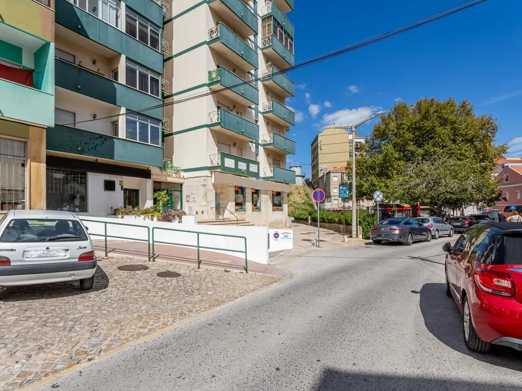 Espaço comercial no centro de Alverca junto às Finanças - Image 25