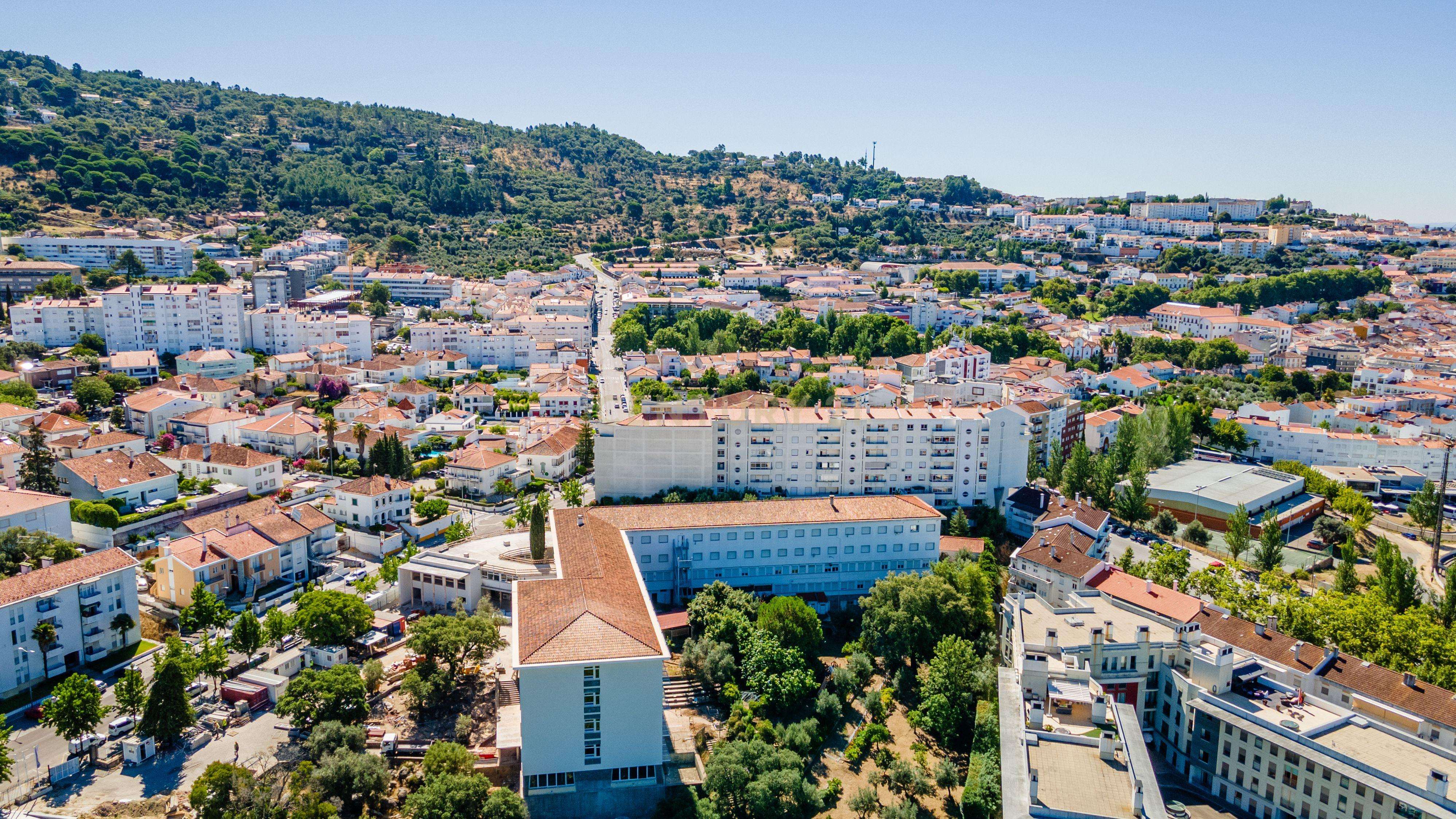 Prédio no Centro de Portalegre para investimento - Image 52