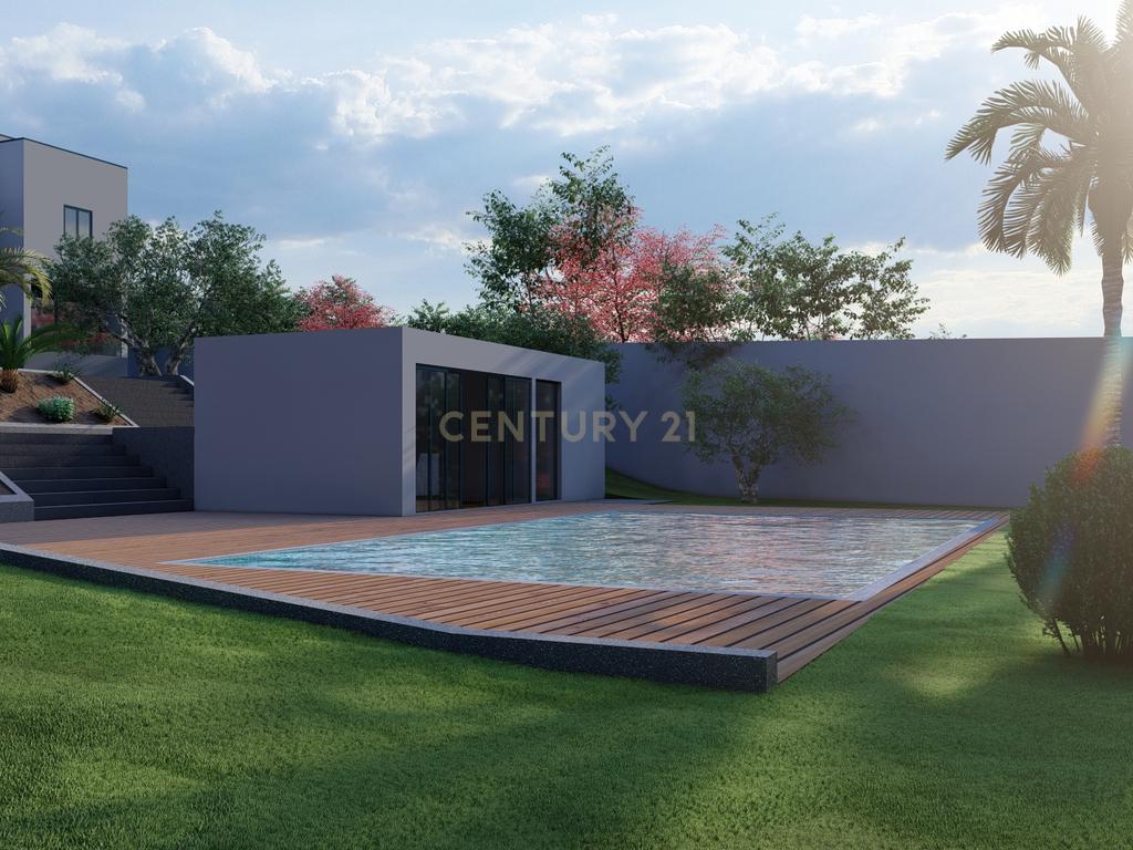 Moradia T4, condomínio fechado, Loures, piscina, 3 parqueamentos, vista desafogada - Image 5