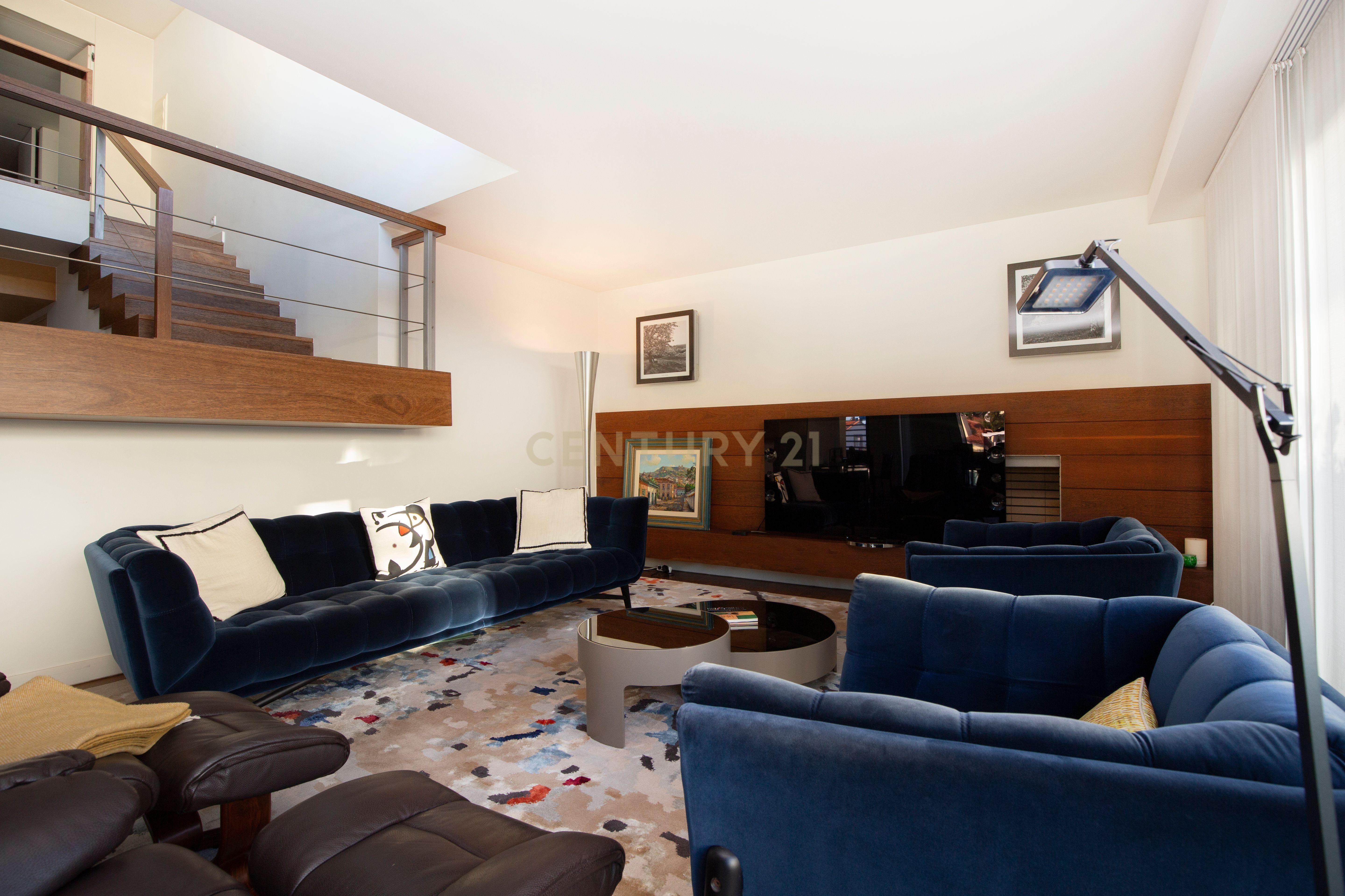Apartamento T4 duplex em condomínio localizado no centro do Estoril - Image 12