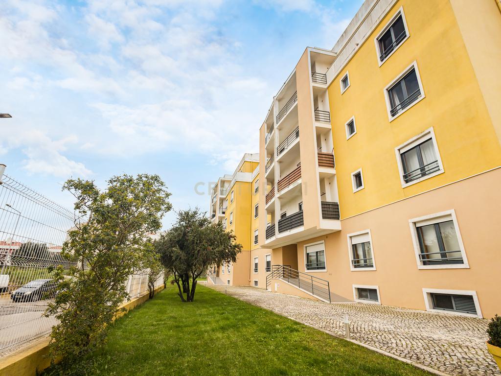 Magnífico Apartamento T2 com cozinha em open space, cozinha moderna, condomínio fechado em Mem-Martins - Image 21