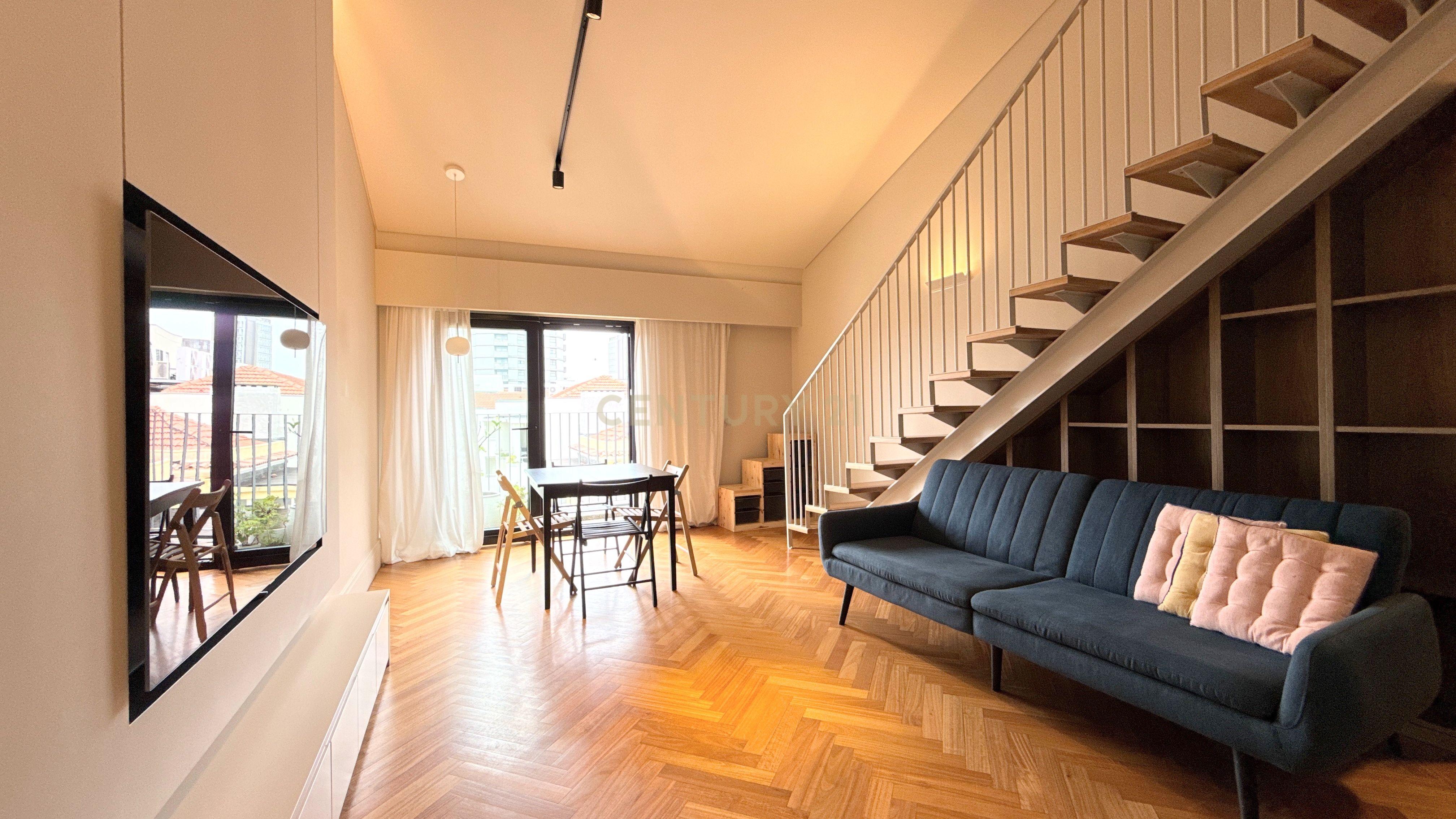 Fotografia 3 de Excelente T2 Duplex Mobilado com Vista Desafogada e Varanda | Centro do Porto | Edifício de 2022