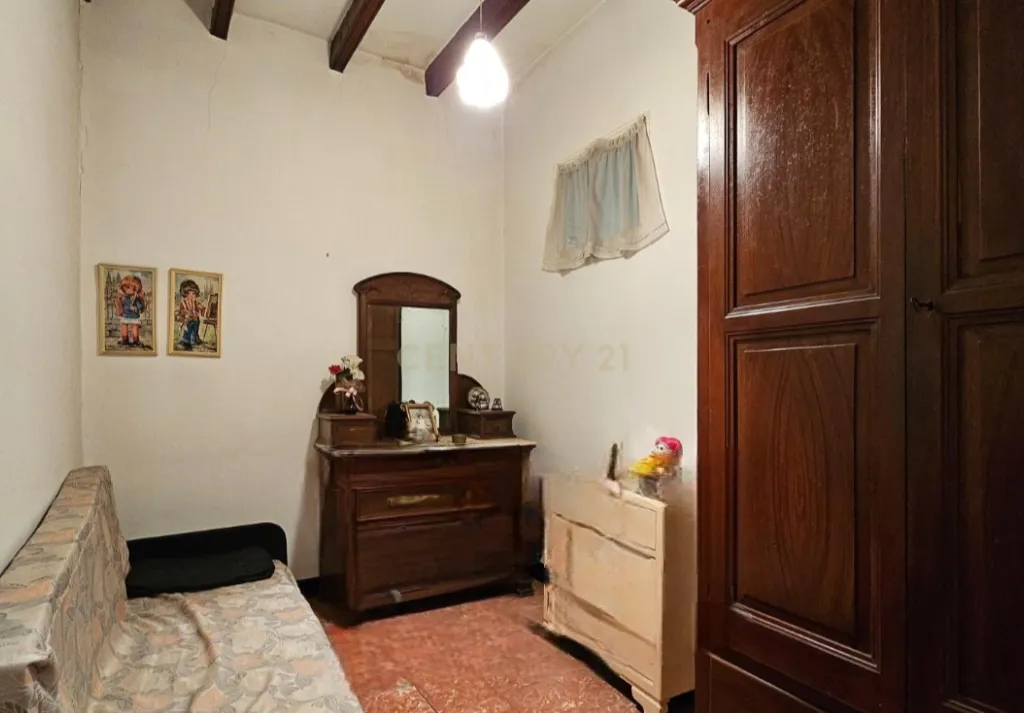 GRANDE CASA À VENDA NO CENTRO DA VILA DE CERVELLÓ, A APENAS 15 KM DE BARCELONA E DO AEROPORTO EL PRAT - IDEAL PARA VÁRIAS FAMÍLIAS OU COMO MASIA SEM JARDIM - Image 14