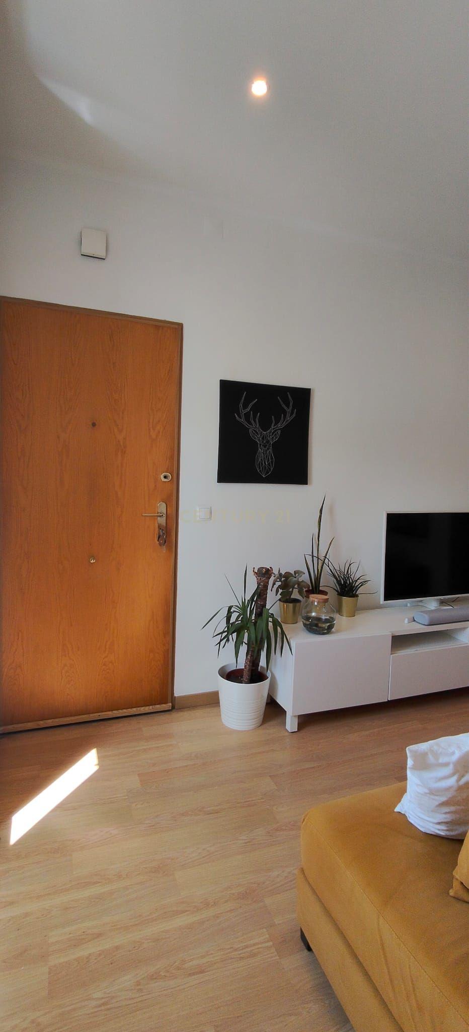Fotografia 3 de Apartamento T2 com Vista Mar em Cruz Quebrada, Oeiras